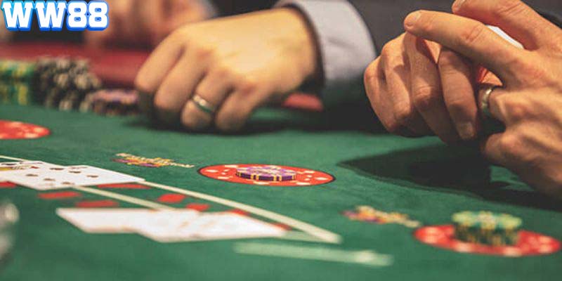 Bài Phỏm luôn nhận được sự quan tâm của người chơi dù khá quen thuộc